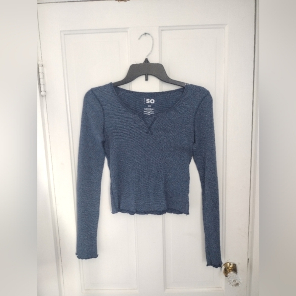 Juniors SO Blue Long Sleeve Crop Top